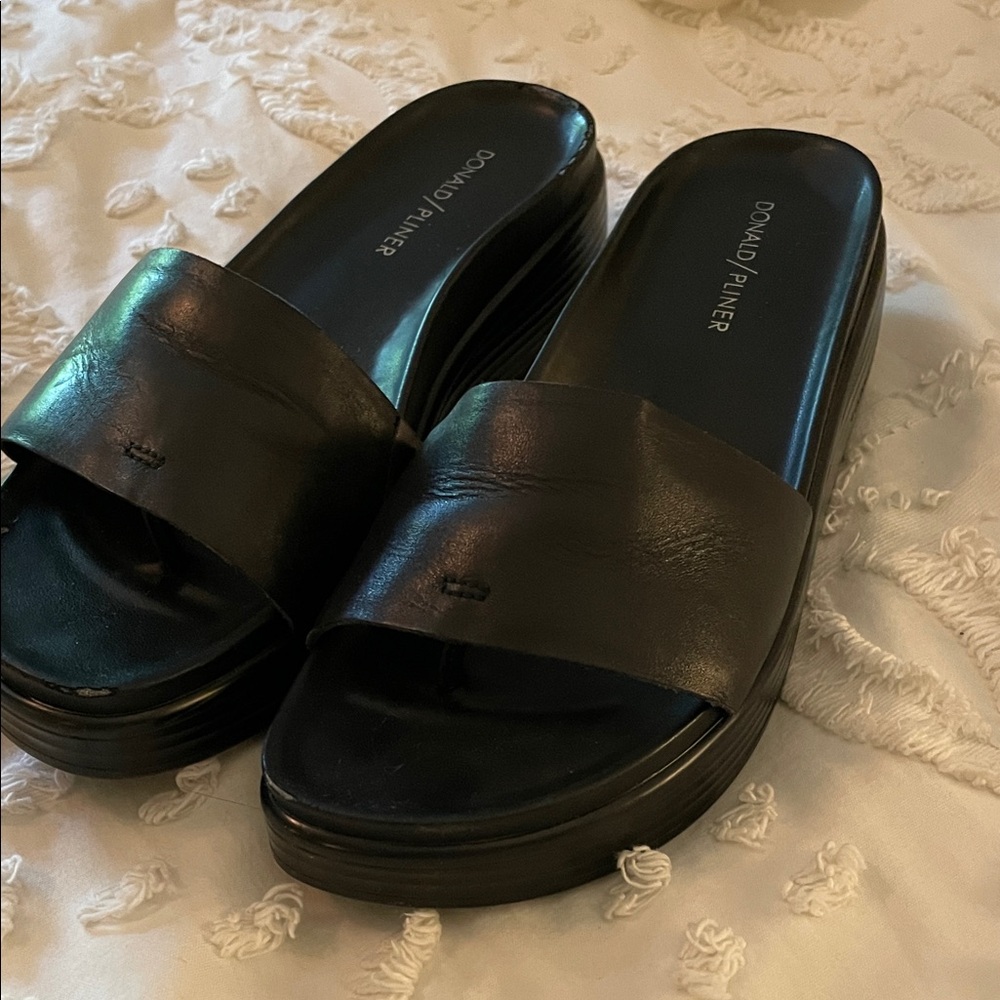 Donald J. Pliner Black Leather Mules